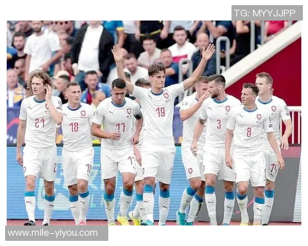 捷克足球头号球星闪耀赛场引领国家队冲击国际大赛荣耀