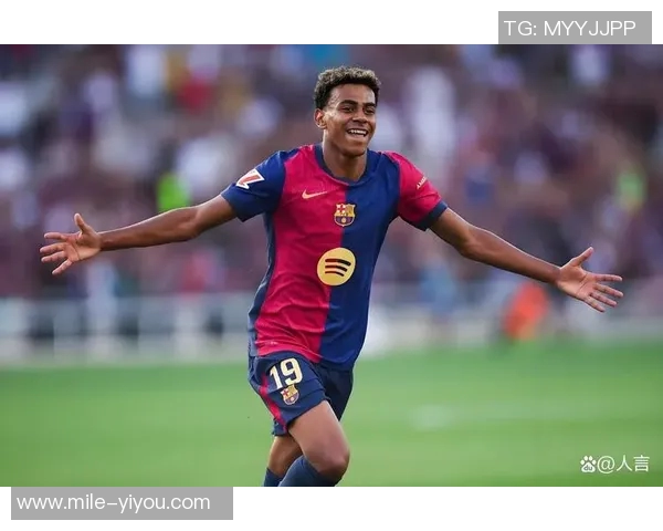 火爆足球球星揭秘：他们如何成为全球瞩目的体育传奇与偶像