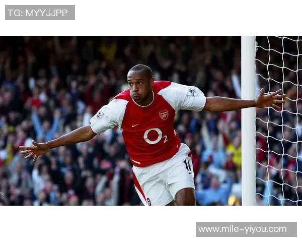 足坛传奇巨星亨利球星卡收藏价值与经典瞬间全景解析 足坛传奇巨星亨利球星卡收藏价值与经典瞬间全景解析