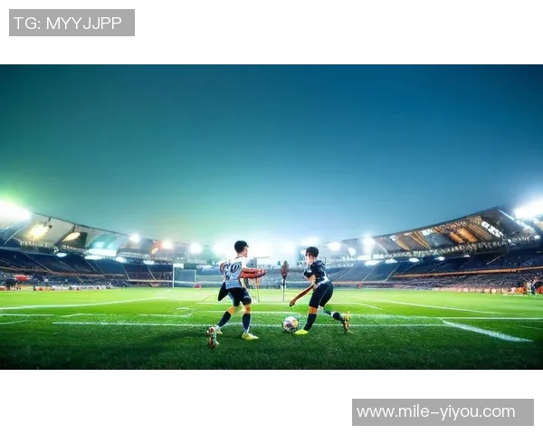 足球赛场激情瞬间 球星们精彩射门再现完美进攻与突破 足球赛场激情瞬间 球星们精彩射门再现完美进攻与突破